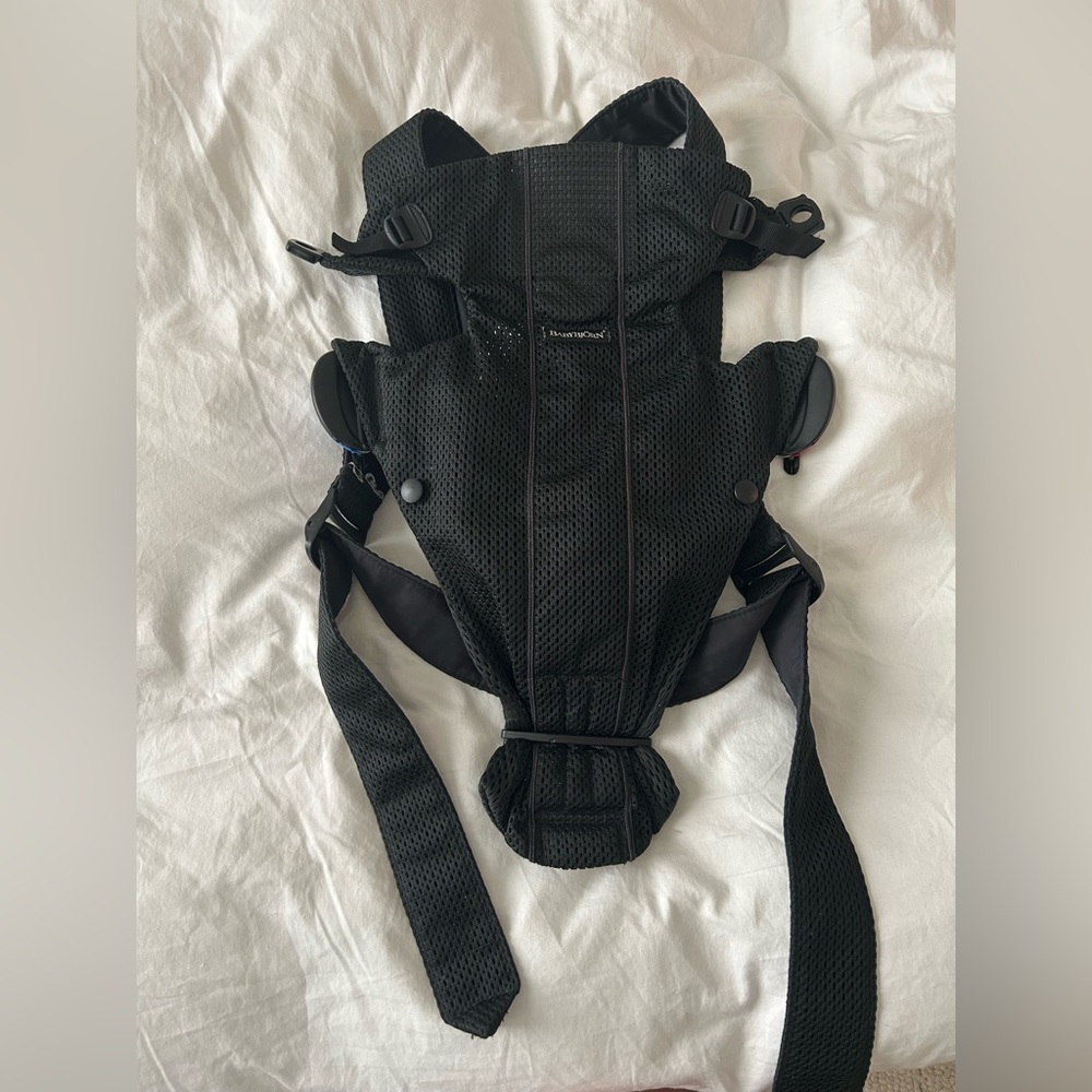Baby Bjorn Mini Carrier in Black Mesh.
